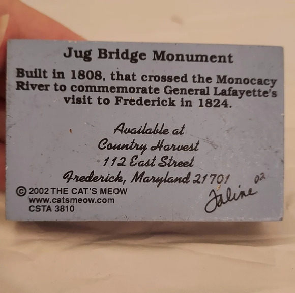 Vintage 2002 The Cat's Meow Jug Bridge Monument Shelf Sitter - Picture 3 of 7